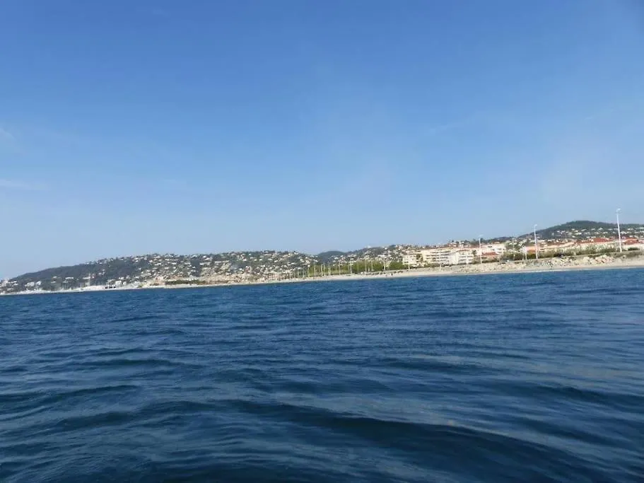 Appartement Tres Lumineux Antibes 0*,  France
